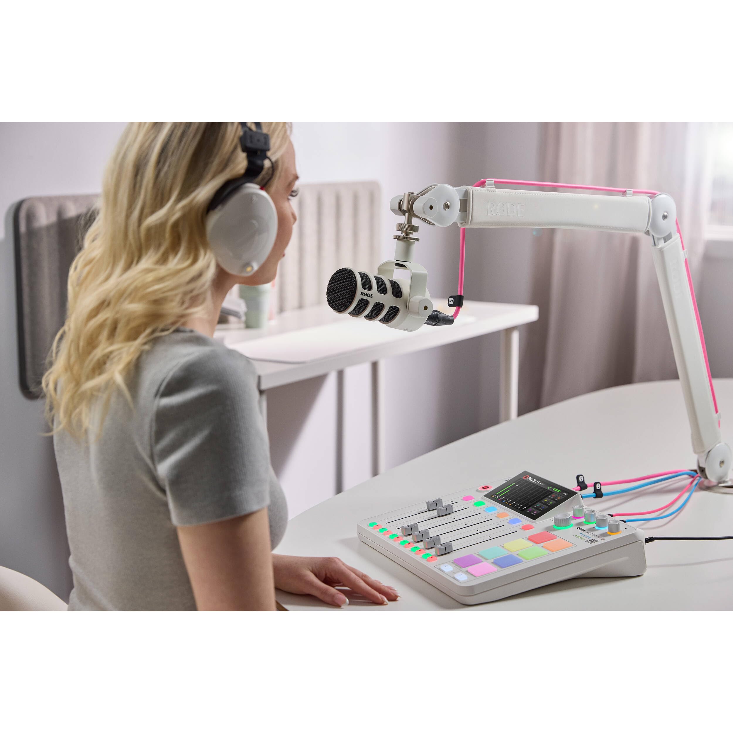 RØDE PodMic USB/XLR Dynamic Broadcast Microphone